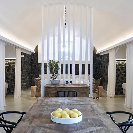Vila Relaxing & Ambient Santorini 2 Bedrooms Cave Stone