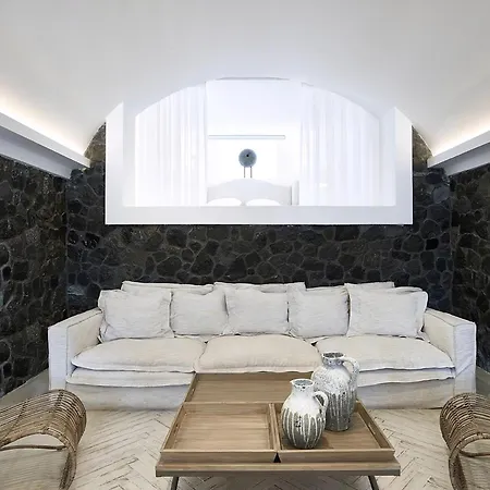 Santorini Stone Villa: Cave Retreat With Private Pool And Views * Karterados (Santorini)