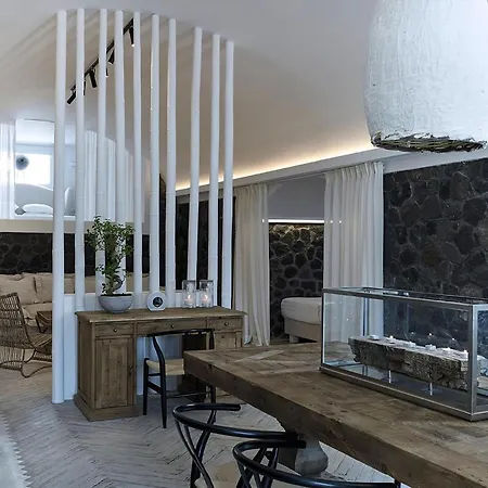 Villa Santorini Stone Villa: Cave Retreat With Private Pool And Views *
