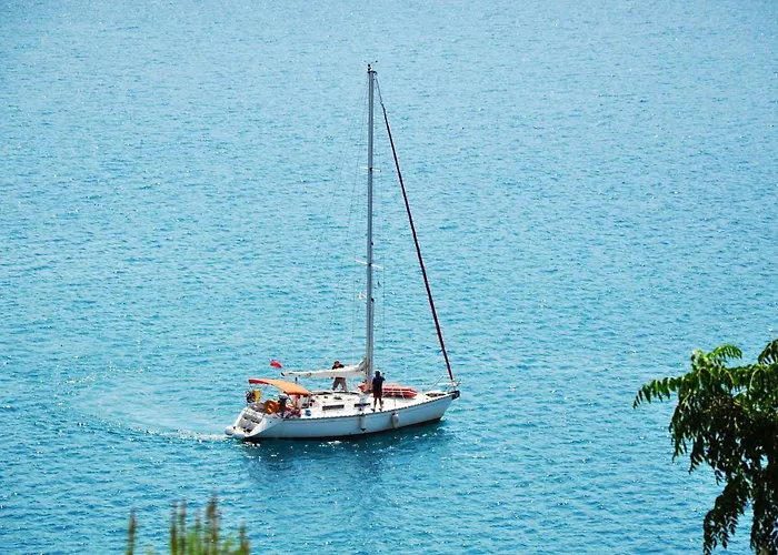Relaxing & Ambient Santorini 2 Bedrooms Cave Stone Villa Karterádosz