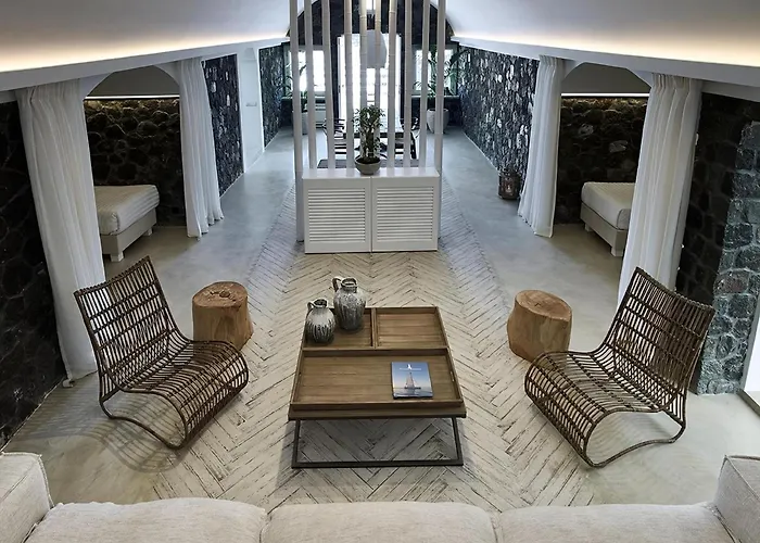 Relaxing & Ambient Santorini 2 Bedrooms Cave Stone Villa *